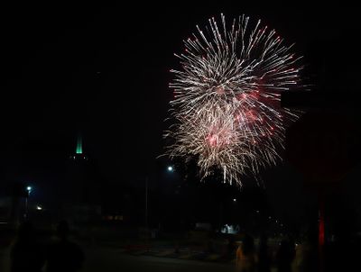 09 A gathering to See Fire Works