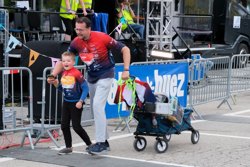 Alpe d'Huzes donderdag 5 juni 2025 Finish beelden