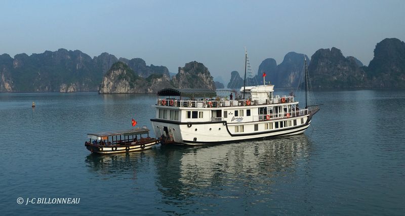 125 Baie de Bai Tu Long.JPG