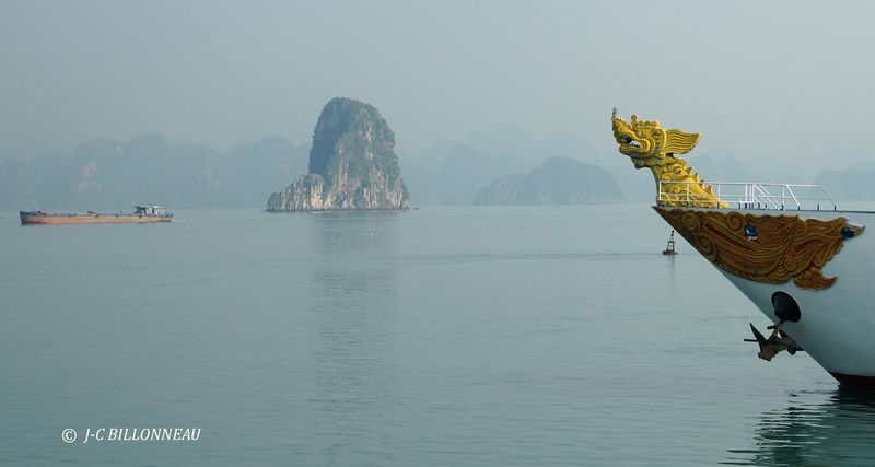 126 Baie de Bai Tu Long.JPG