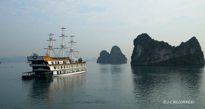 127 Baie de Bai Tu Long.JPG