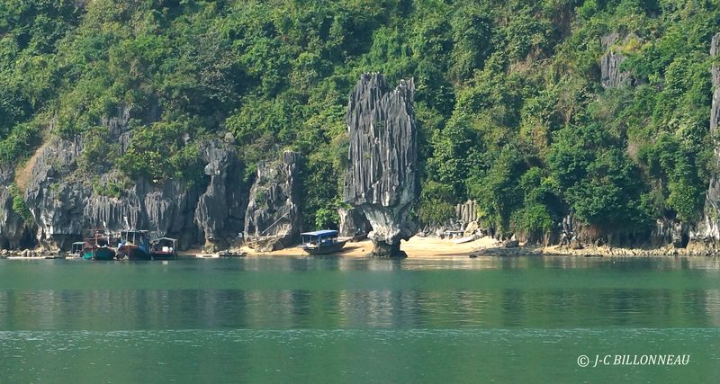130 Baie de Bai Tu Long.JPG