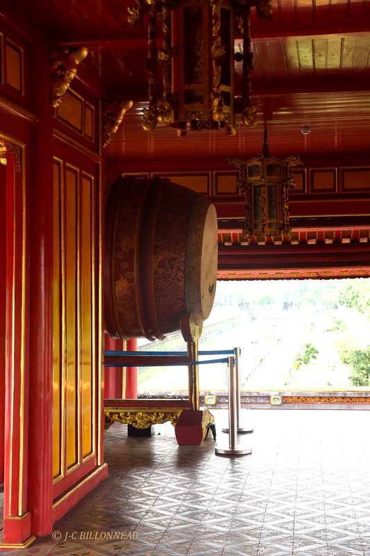 137 Pavillon Ngu Phong et le tambour.JPG