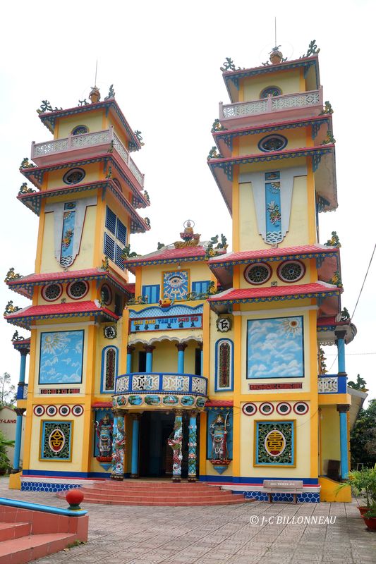 275 Temple caodaste de Tay Ninh.JPG