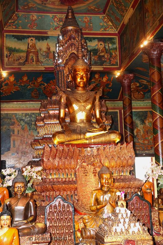304 Temple bouddhiste Wat Phnom.JPG
