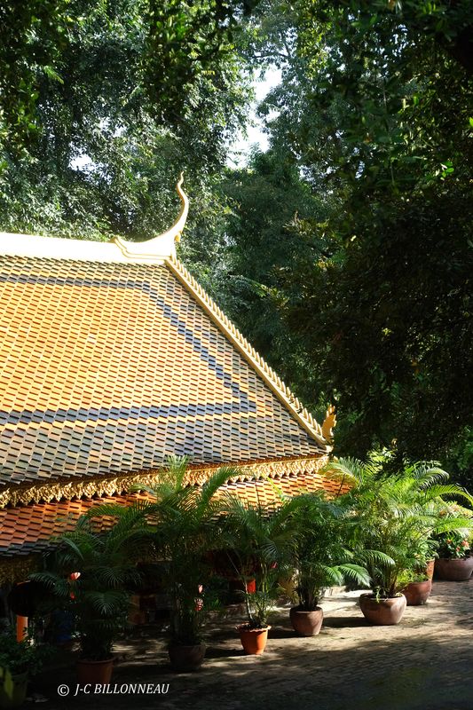 305 Temple bouddhiste Wat Phnom.JPG