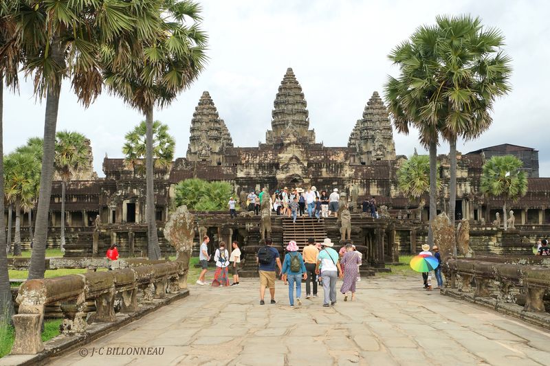 389 Temple Angkor Wat.JPG