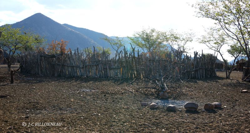 196 Village himba.JPG