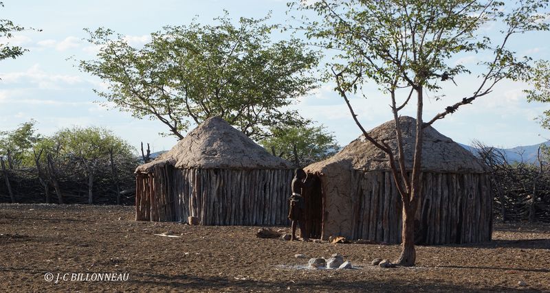 197 Village himba.JPG
