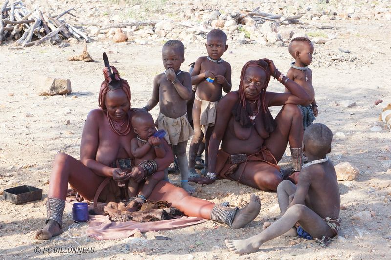 242 Visite deuxième village himba.JPG