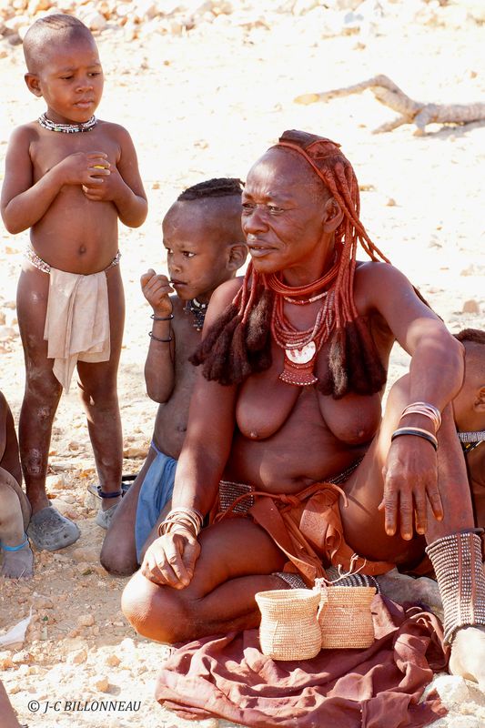 245 Visite deuxième village himba.JPG