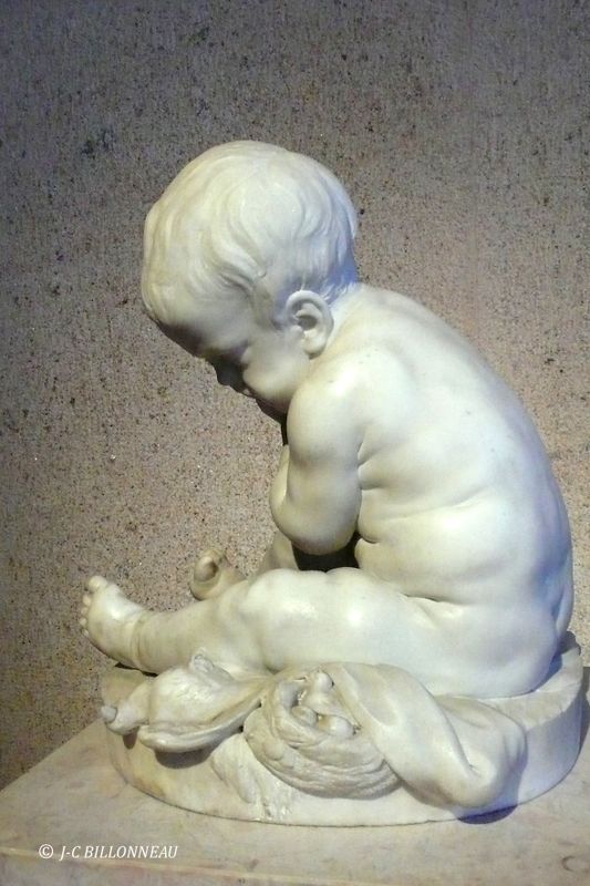 072 Statuette d'un enfant.jpg