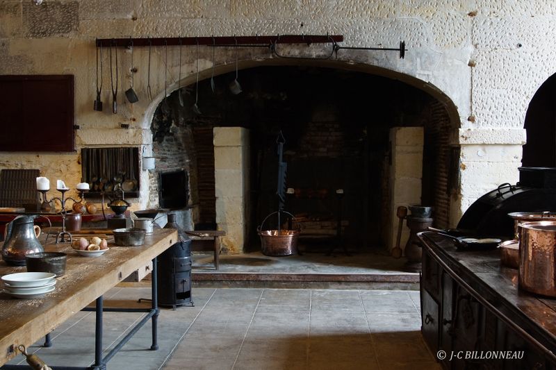 033 Château de Valençais - Les cuisines.jpg