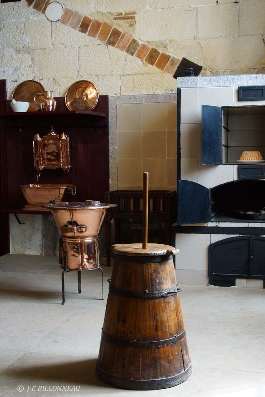 037 Château de Valençais - Les cuisines.jpg