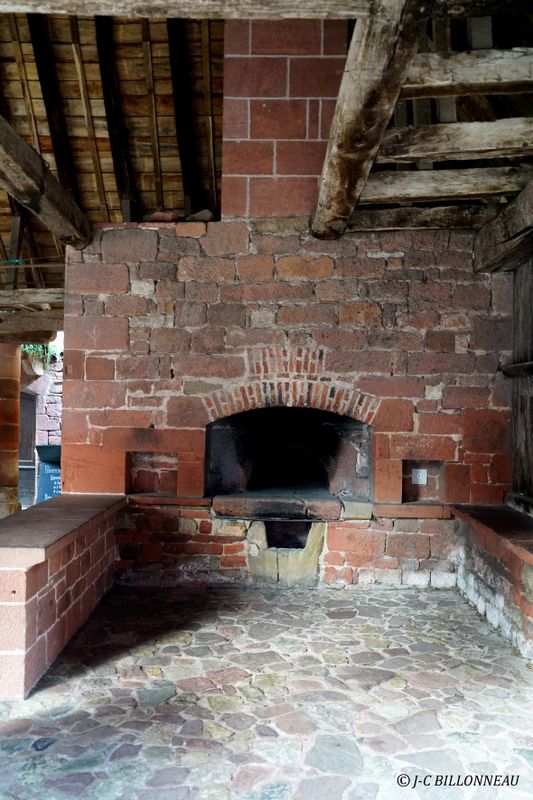 018 Collonges-la-rouge, le four banal.JPG