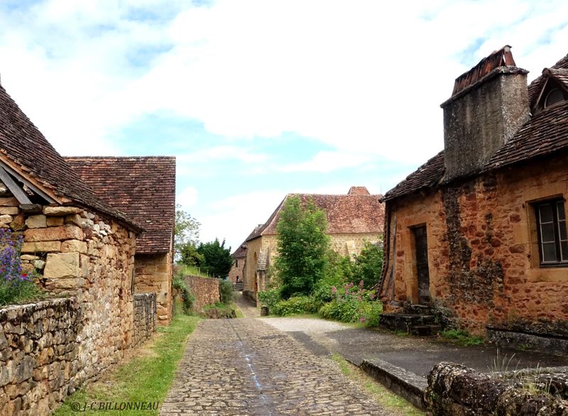 006 Village autour du château.JPG