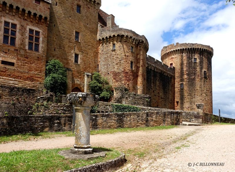 014 Château de Castelnau-Bretenoux.JPG