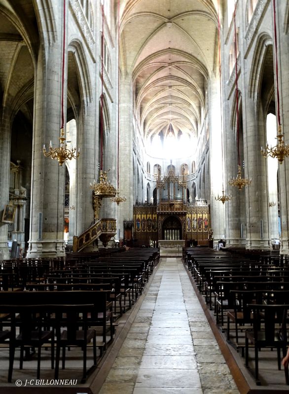 005 Cathdrale Ste Marie de Auch.JPG
