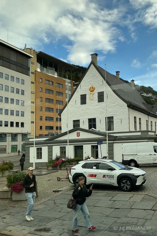 002 Ancienne mairie de Bergen.jpg