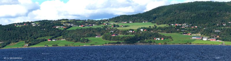 023 Bord de fjord.jpg