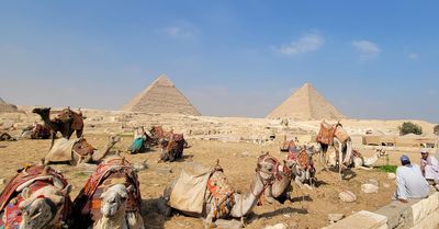 Sphinx and Khafre (left) and Khufu (right) Pyramids