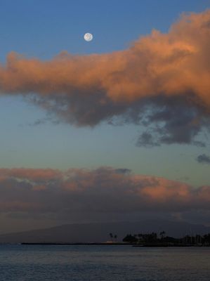 Full Moon in Hawai'i