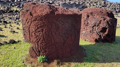 Headdresses with petroglyphs