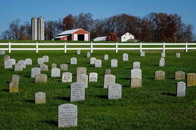 Amish Farm & Family Graveyard