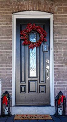 A Downingtown Christmas Door