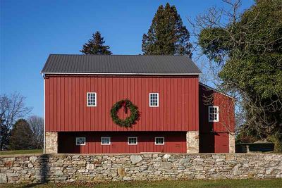 A Christmas Barn