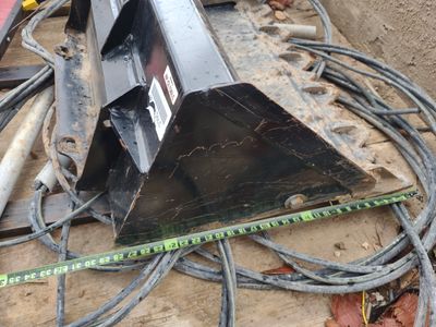 36 Kubota bucket with PTB length 28