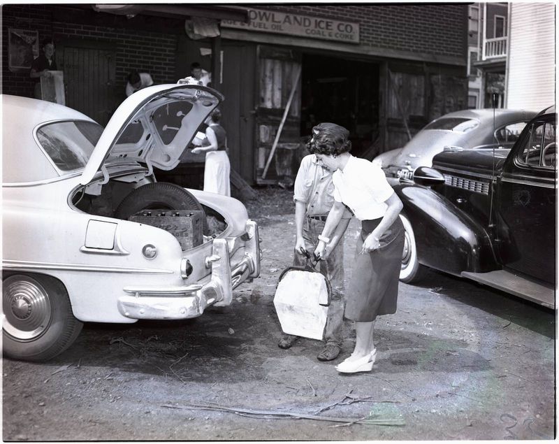 Hurricane Carol Sep 1954 - getting ice at Howland Ice Co.