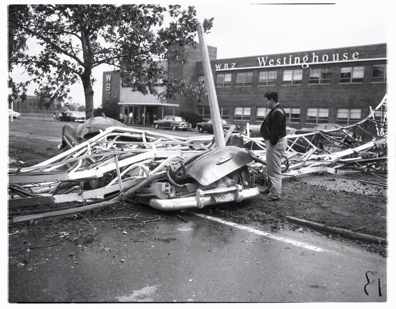 Hurricane Carol Sep 1954 - WBZ on Soldiers Field Rd (1)