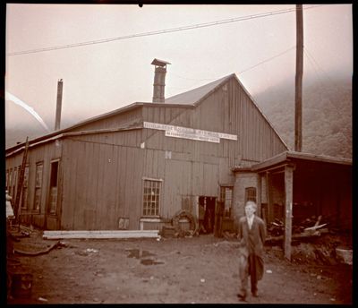 H T & W repair shop Readsboro Vt 8-25-1940 negative