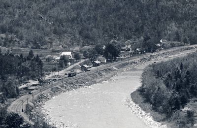 Then & Now: Zoar Bookshop (right arrow)