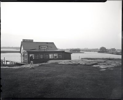 Hurricane Carol Sep 1954 (Myett) - Laura's Bar