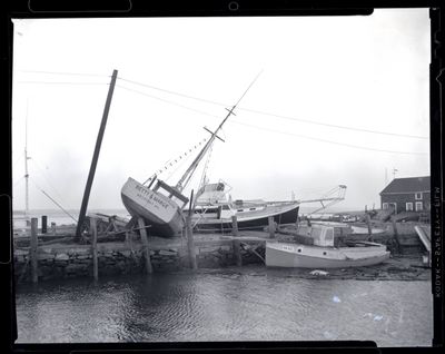 Hurricane Carol Sep 1954 (Myett) - Lees Wharf boats