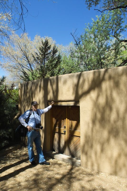 Giant Laurence in Santa Fe, New Mexico, May 2006