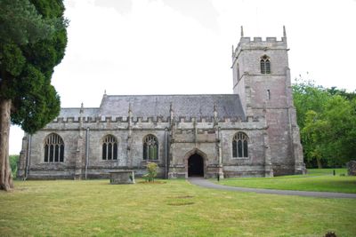 Inkberrow Churchyard
