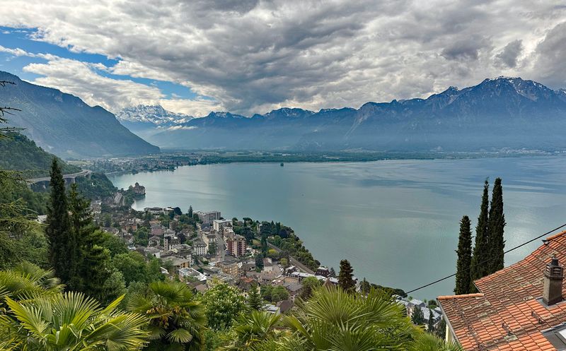 On the cogwheel train to Rochers de Naye 2