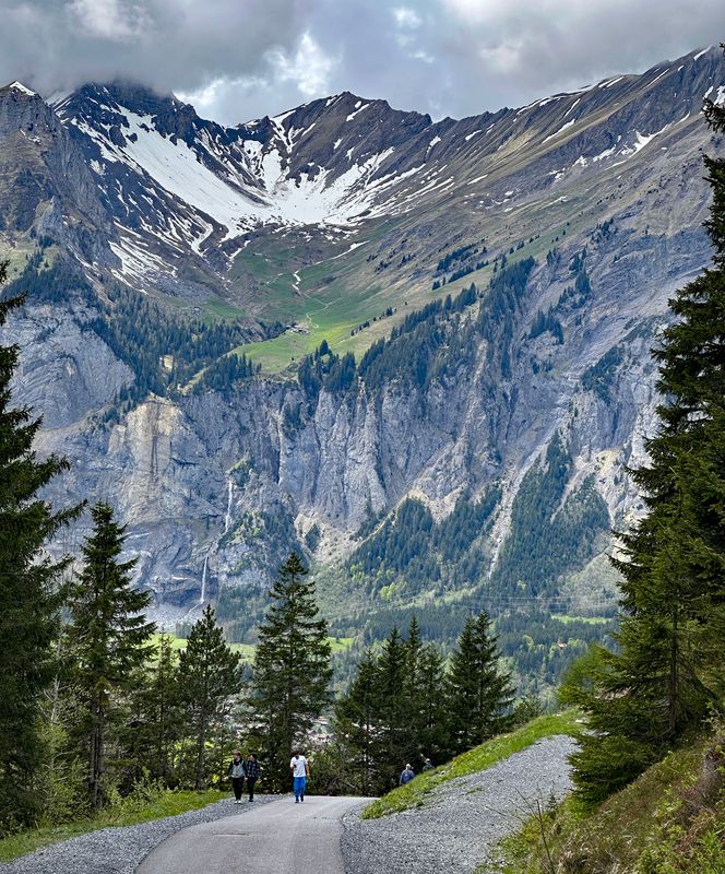 Decending from Oeschinensee 1