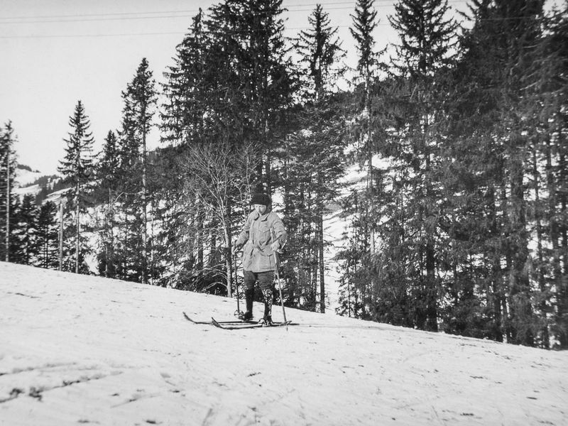 Winter 1924 Freddy op ski`s
