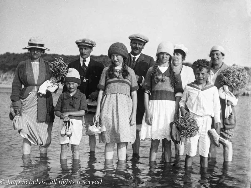A day at the beach UK (?) 1925 ?