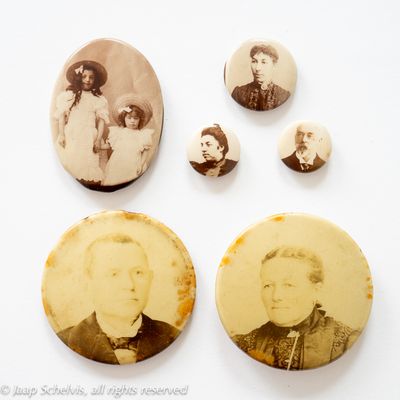 :: Photo Buttons ::