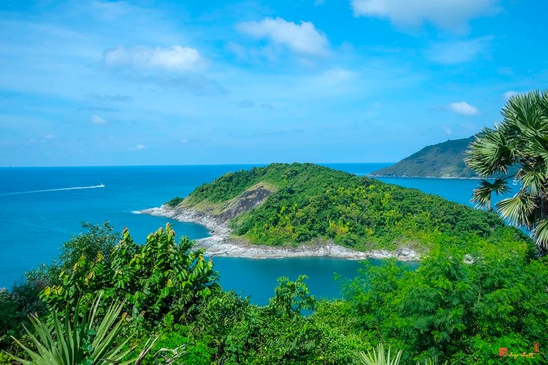 Ko Man Island from Phra Prom Area on Promthep Cape (DTHP0349)