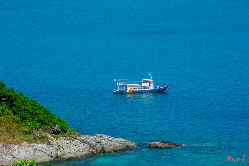 Dive Boat off Ko Man Island (DTHP0035)