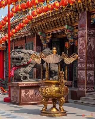 San Jao Xian Lo Dai Tien Gong Fu Lion and Tripod Urn (DTHSP0284)