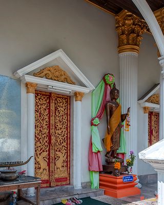 Wat Khachon Rangsan Phra Ubosot Door and Buddha Image (DTHP0600)