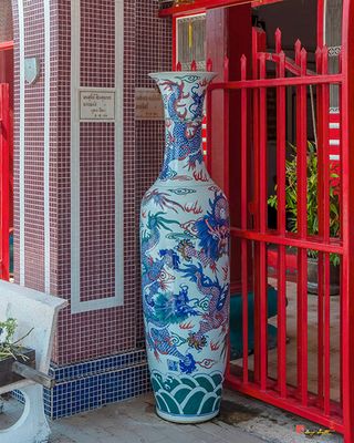 San Jao Samshan Thian Heukung or Hockchew Club Porcelain Jar (DTHP0498)
