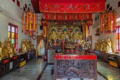 San Jao Cham Cheju Hut Principal Shrine Interior (DTHP0475)